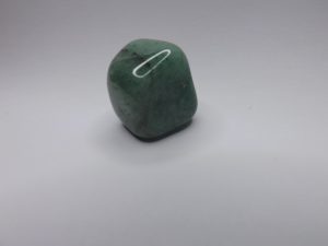 Lire la suite à propos de l’article L’Aventurine : L’ éclat vert de la prospérité et de la vitalité