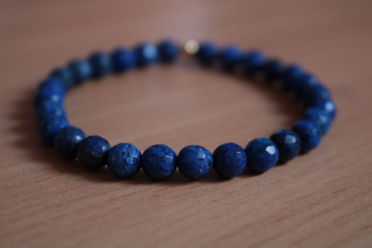 Lire la suite à propos de l’article Lapis Lazuli : La pierre d’éclat aux profondeurs célestes