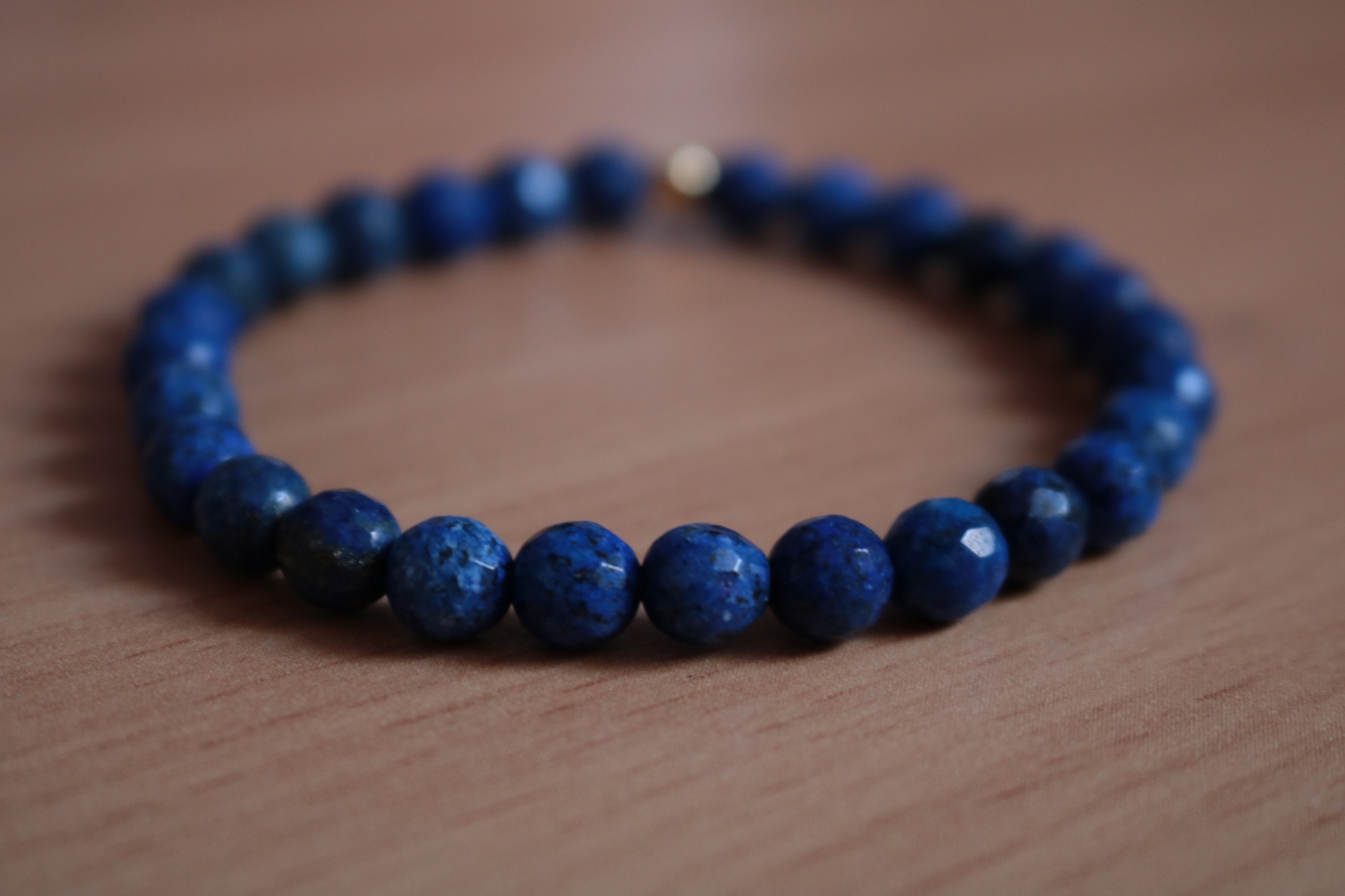 You are currently viewing Lapis Lazuli : La pierre d’éclat aux profondeurs célestes