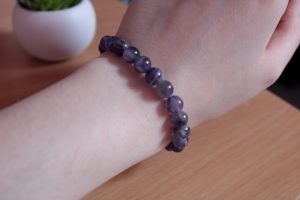 Bracelet Améthyste Rubanée – Perles 8mm