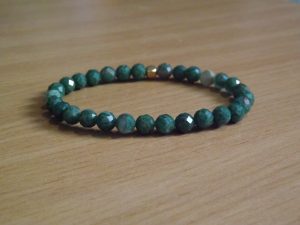 Bracelet Emeraude Verte à Facettes – Perles 6mm