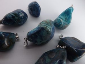 Pendentif Shattuckite (25-30mm) AA