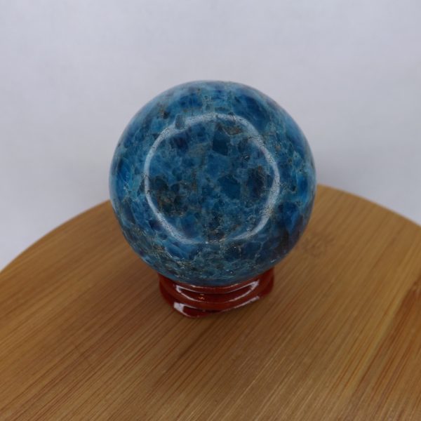 Pierre taillée Sphère Apatite bleue – AA