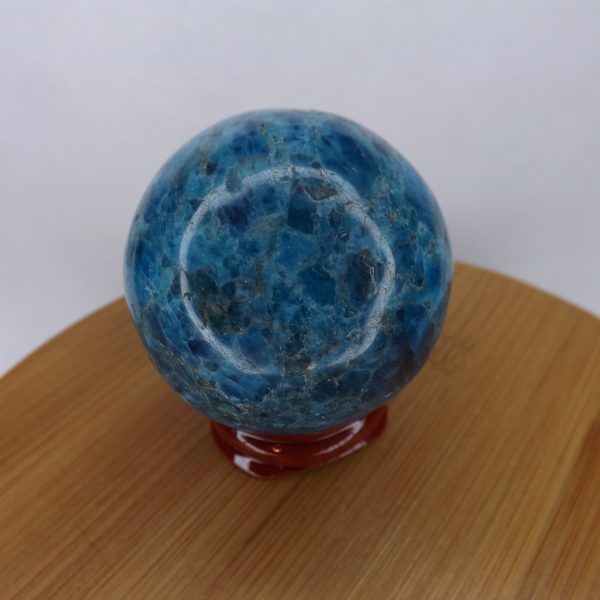 Pierre taillée Sphère Apatite bleue – AA