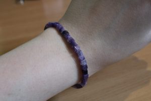 Bracelet Jade Lilas – Perles carrées 4mm