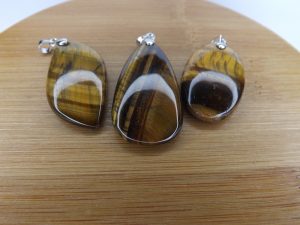 Pendentif Oeil de Tigre – Cabochons – A