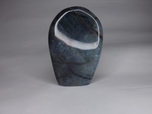 Pierre taillée Labradorite Bleue – Forme libre 416g