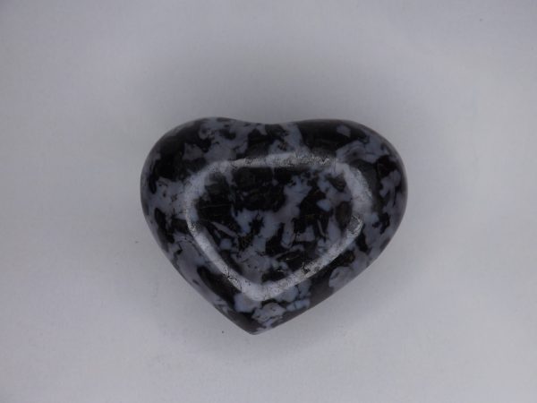 Pierre taillée Coeur Gabbro - A – Image 2