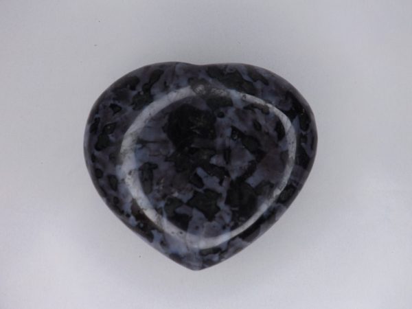 Pierre taillée Coeur Gabbro - A – Image 5