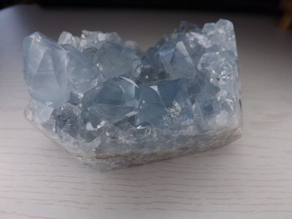 pierre brute celestine bleue qualité a madagascar