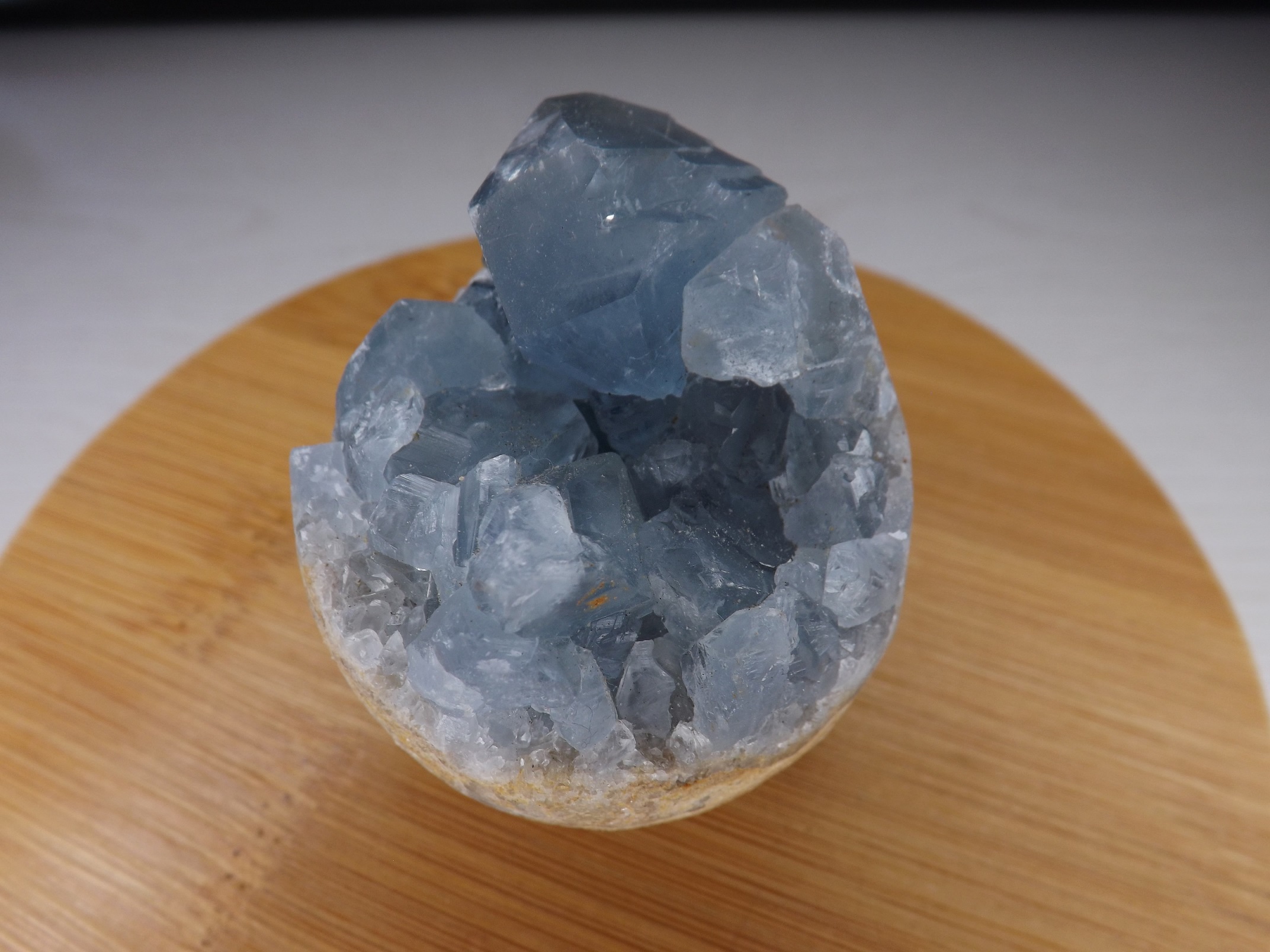pierre brute celestine bleue qualité a madagascar