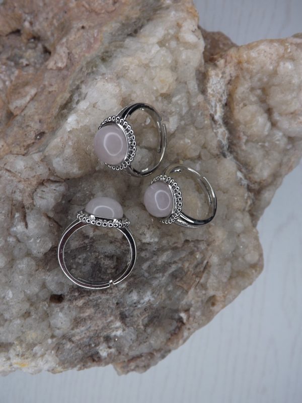 bague ronde quartz rose en métal argenté