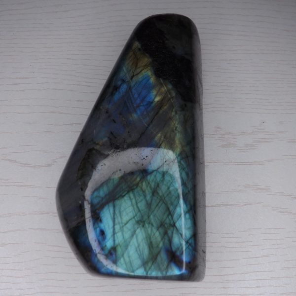 Pierre taillée Labradorite Bleue – Forme libre 600g