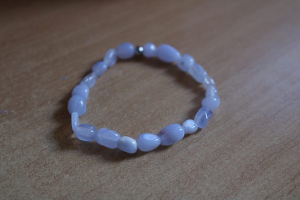 bracelet en calcédoine bleue pierre roulées