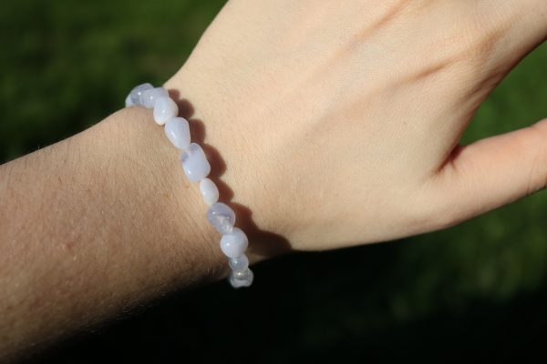 bracelet en calcédoine bleue pierre roulées