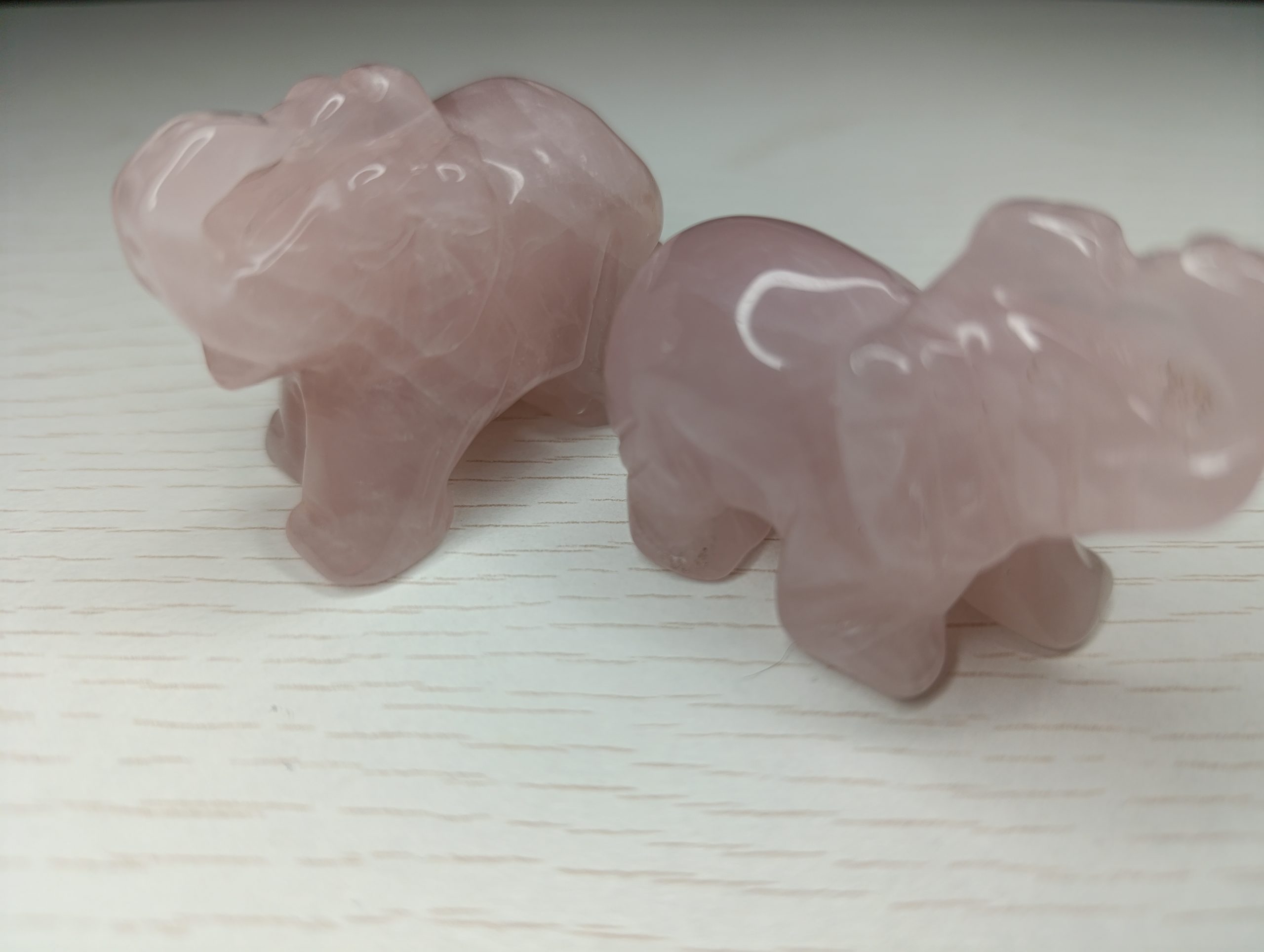 elephant en quartz rose 5cm