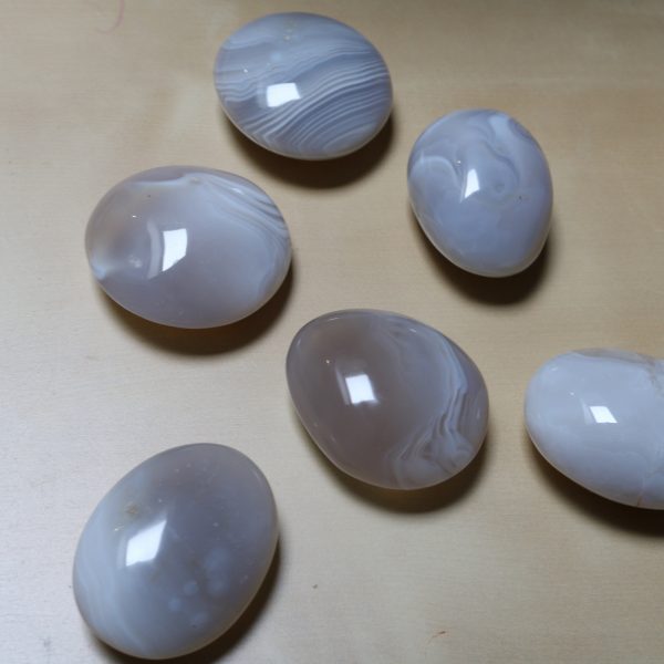 Galet en Agate Grise à bandes A