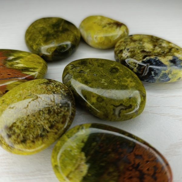 Pierre plate opale verte AA 30-50mm