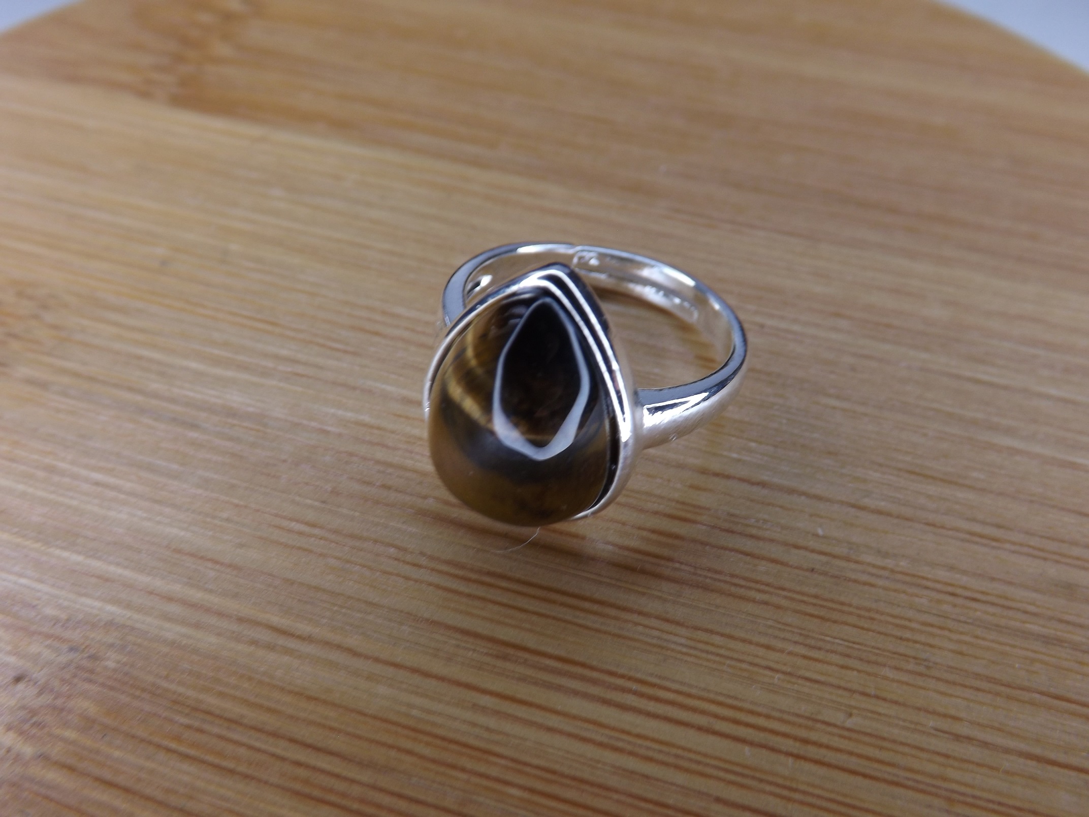 bague goutte en oeil de tigre métal argenté