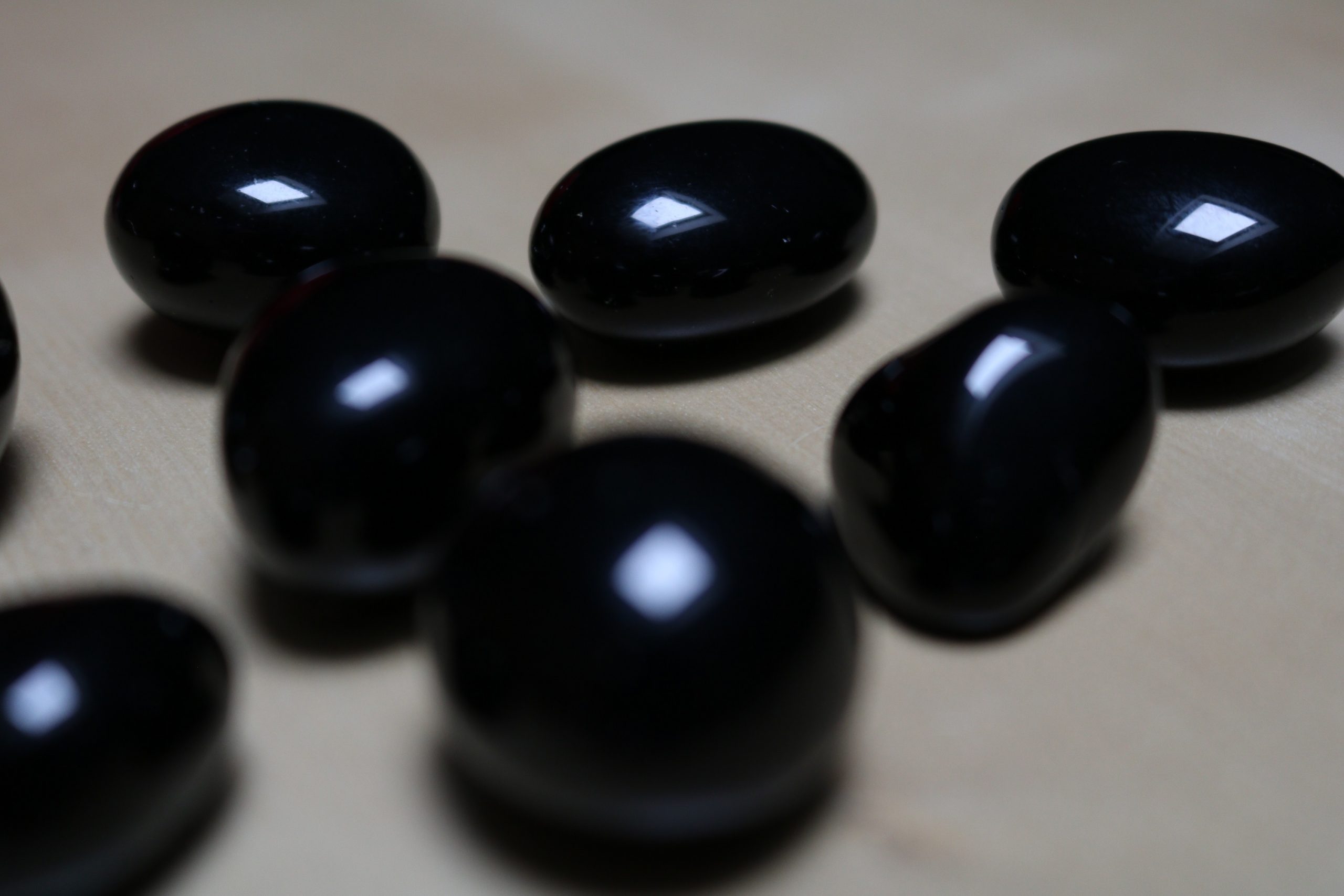 pierre roulée obsidienne noire taille 2cm-3cm Mexique qualité AA