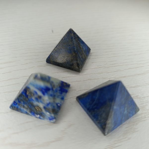 Pyramide en Lapis Lazuli qualité AB