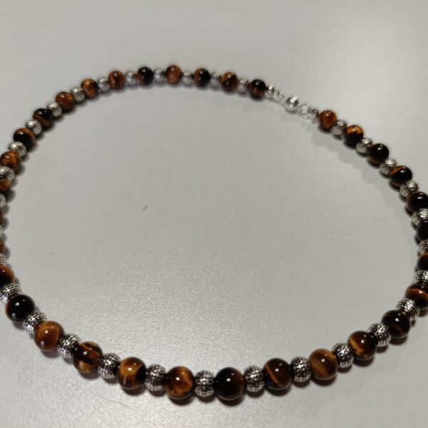 Collier en Oeil de tigre boule 8mm et alliage argenté