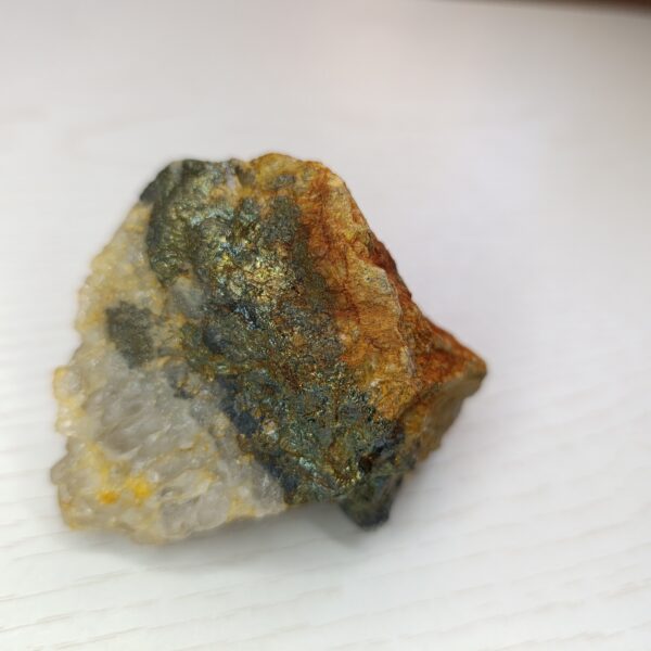 Pierre brute de collection: Chalcopyrite et Quartz, Laguépie, Tarn et Garonne, France