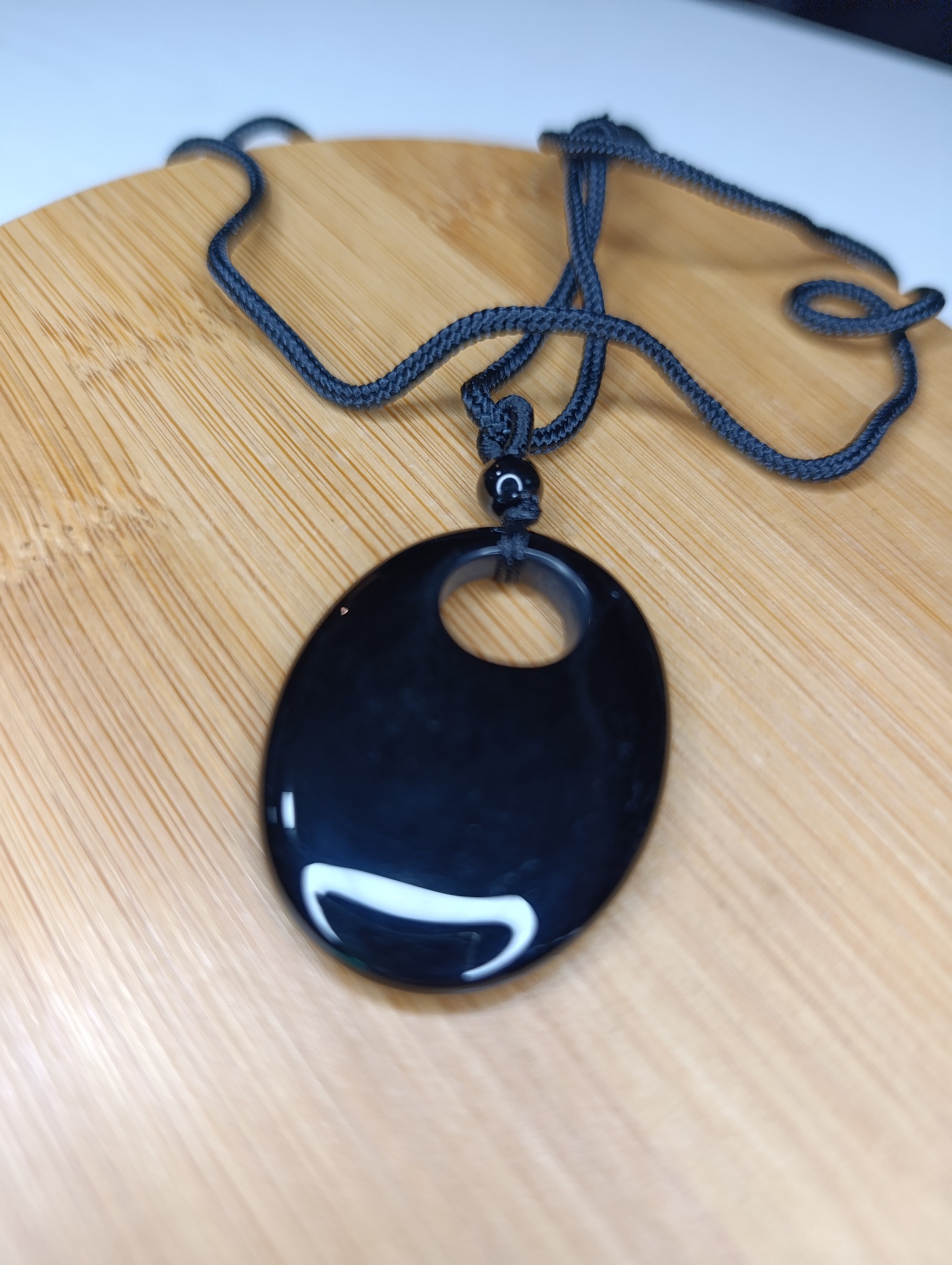 Pendentif en obsidienne noire ovale