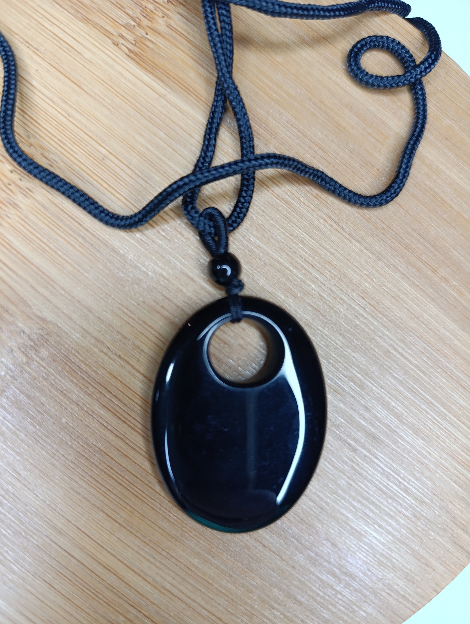 Pendentif en obsidienne noire ovale