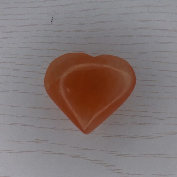 Pierre taillée Coeur Sélénite Orange A 35mm