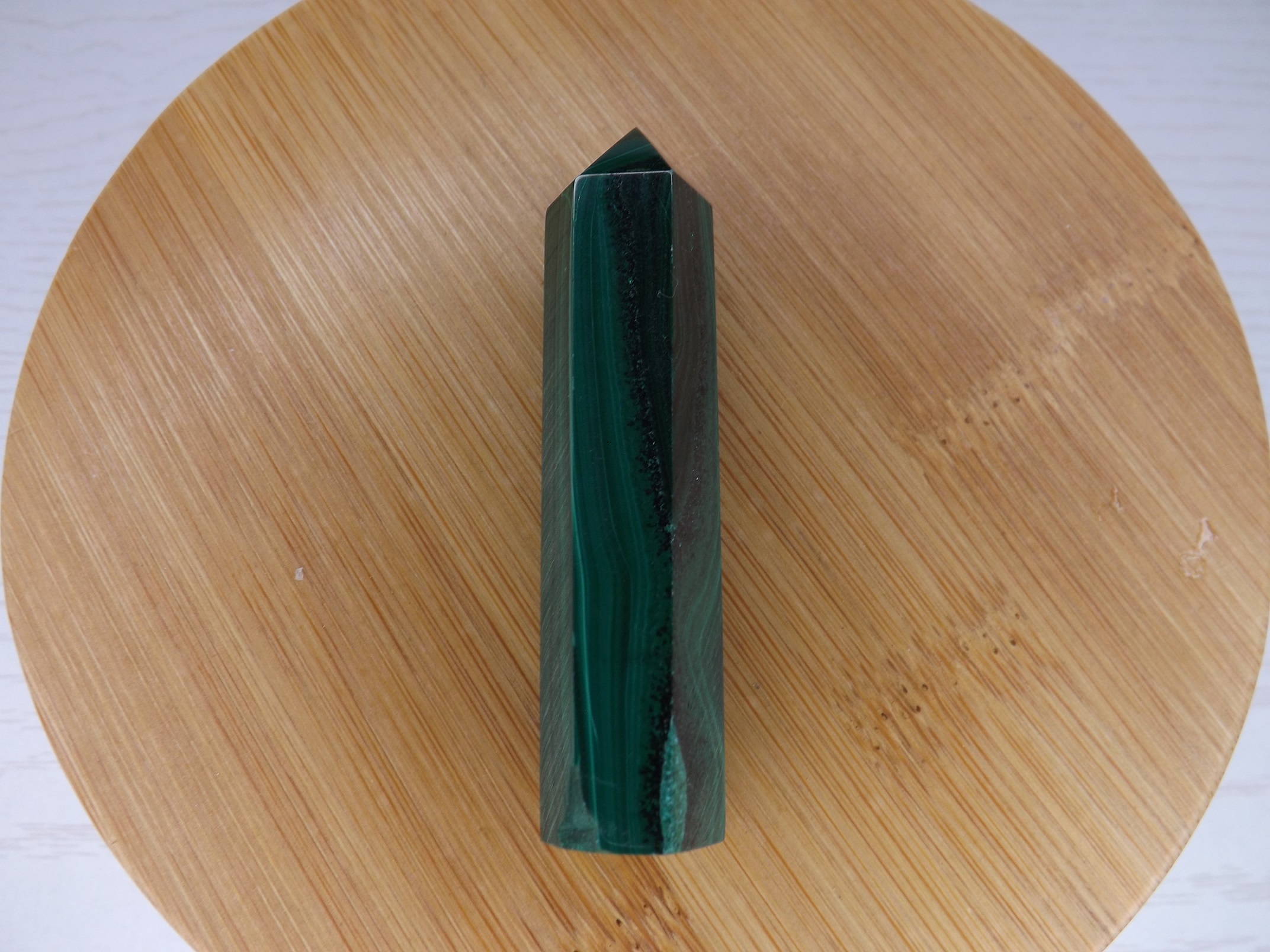 pointe en malachite naturelle, verte qualité AAA 50grammes et 7.5cm origine Congo
