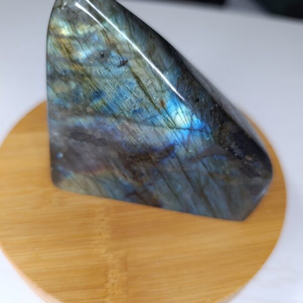 Pierre taillée Labradorite Bleue / Jaune – Forme libre 374g