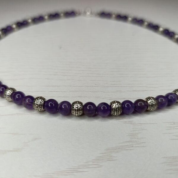 Collier en Améthyste boule 6mm et alliage argenté