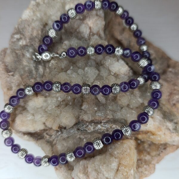 Collier en Améthyste boule 6mm et alliage argenté
