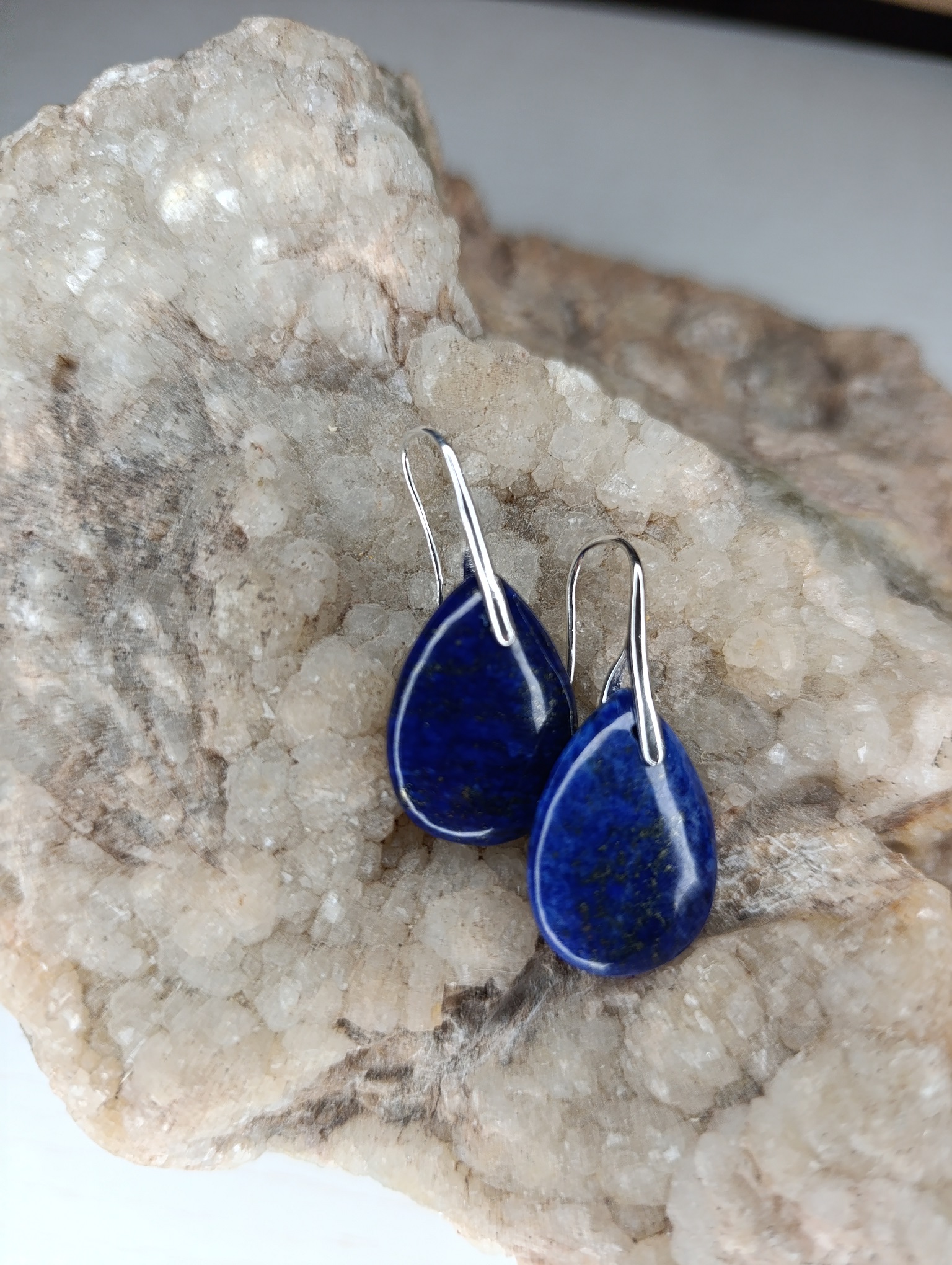 boucles d'oreilles en lapis lazuli bleu forme larme pierre naturelle pendantes laiton plaqué argent