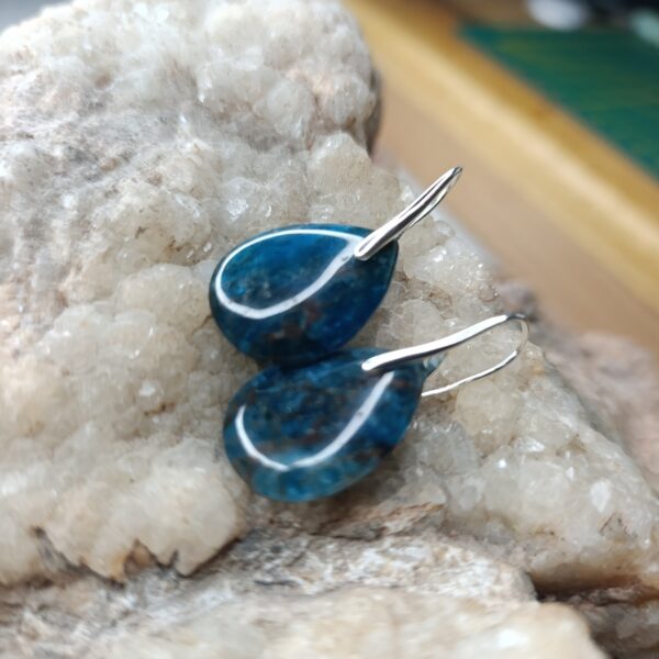 Boucles d&rsquo;oreilles en Apatite Larme