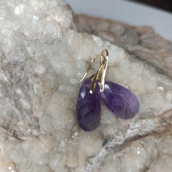 Boucles d&rsquo;oreilles en Améthyste Larmes à facettes
