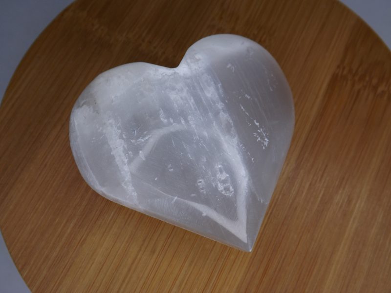 Pierre-coeur-selenite-70-3